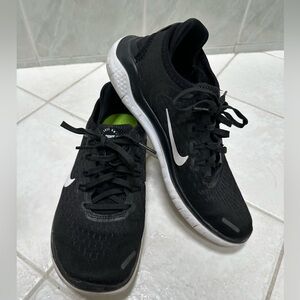 Women 6.5 Black Nike Sneakers